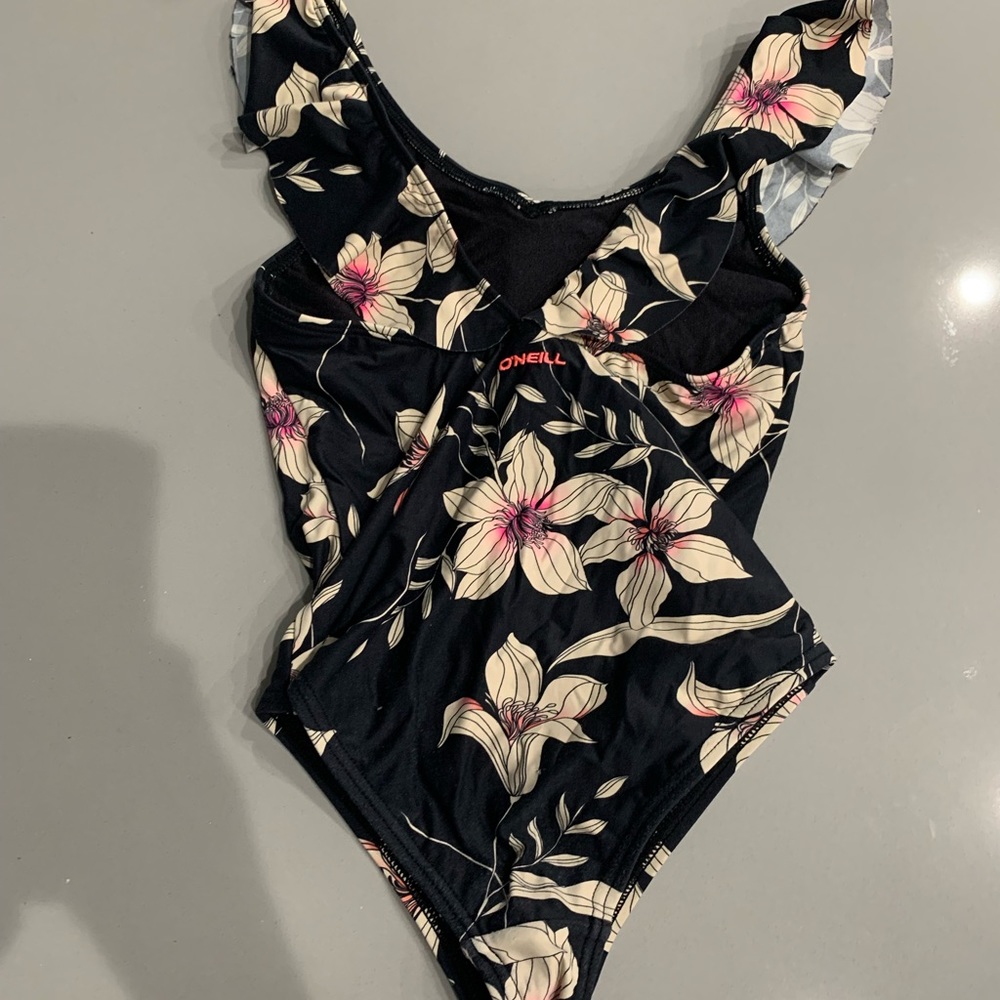 O’Neill Girls Black Ruffle Bathing suit